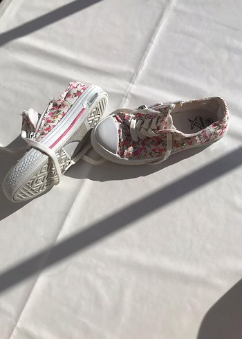 Kız Çocuk Çiçek Desenli Beyaz Spor Ayakkabı,28 numara - Görsel 2