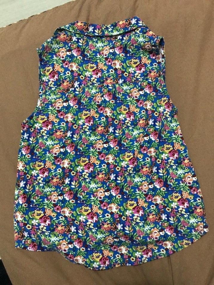 5-6 yaş, Çiçek Desenli Renkli Kolsuz Kadın Gömlek - Görsel 2