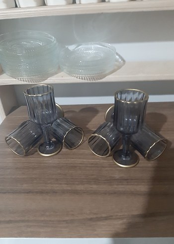  Beden Gri Şeffaf Altın Kenarlı Kadehler