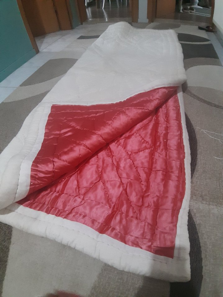 Kırmızı Parlak Düz kapitone Desen Yorgan - Görsel 5