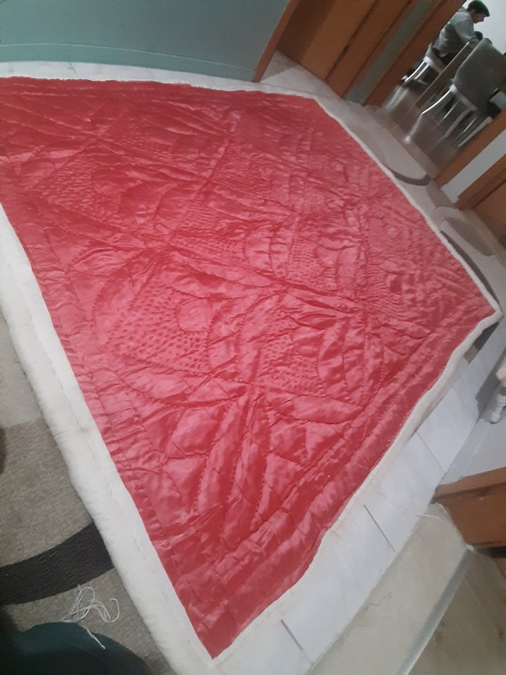 Kırmızı Parlak Düz kapitone Desen Yorgan - Görsel 4