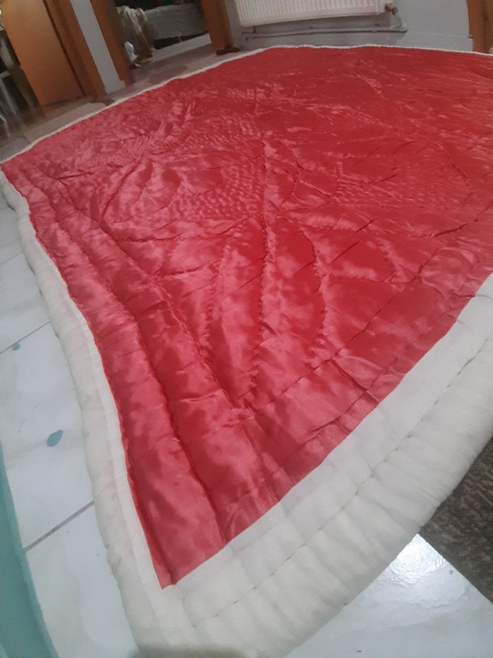 Kırmızı Parlak Düz kapitone Desen Yorgan - Görsel 3