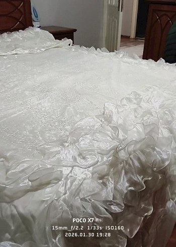 Parlak Beyaz fırfırlı saten Yatak Örtüsü - Görsel 11