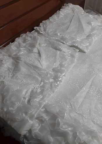 Parlak Beyaz fırfırlı saten Yatak Örtüsü - Görsel 6