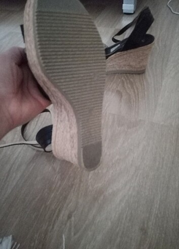 Flo Ayakkabı Dolgu topuk sandalet