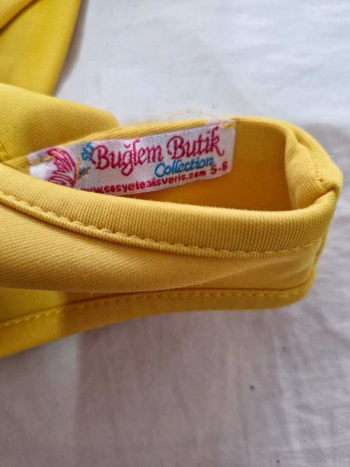 Sarı Kolsuz Kız Çocuk Elbise - Görsel 3