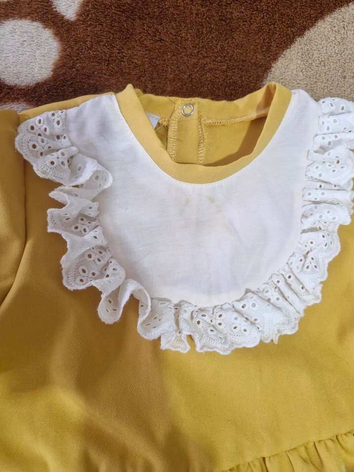 Uzun Kollu Sarı Fırfırlı Kız Çocuk Elbisesi - Görsel 5