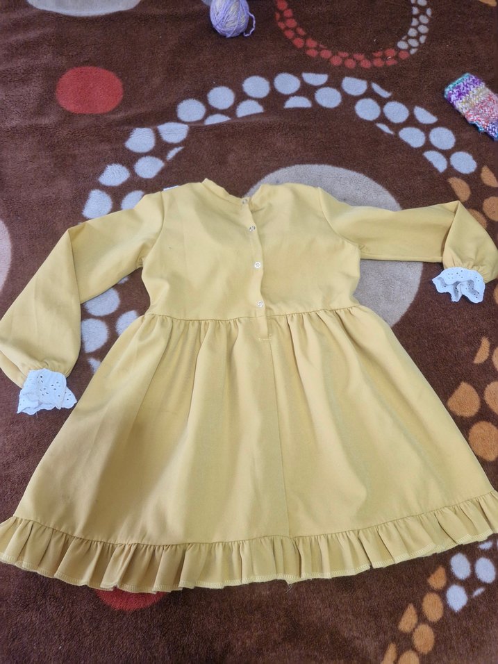 Uzun Kollu Sarı Fırfırlı Kız Çocuk Elbisesi - Görsel 2