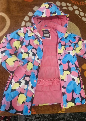 Çok Renkli Kapüşonlu Kız Montu - Görsel 3