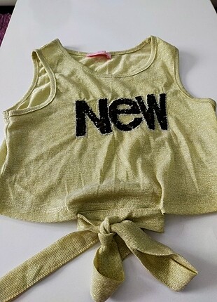 10 Yaş Beden Crop bluz hiç kullanılmadı