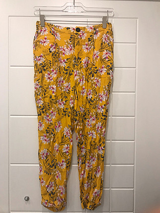 34 Beden Mango çiçek desenli pantolon