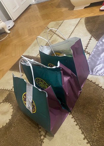 Mor ve Yeşil Hediye Çantaları çikolata
