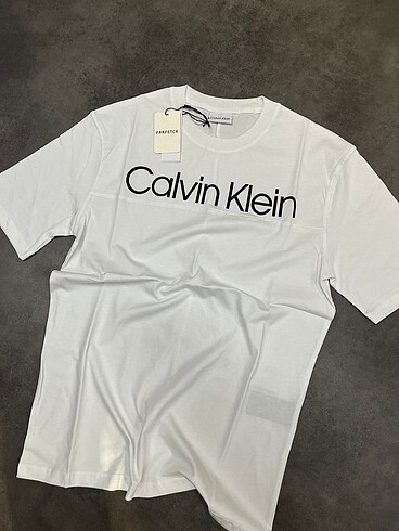 Calvin klein tişörtler