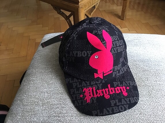 Playboy şapka