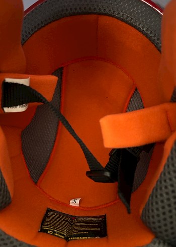 Çocuk Kaskı S beden. Renkli Baskılı Kırmızı Motosiklet Kaskı - Görsel 7