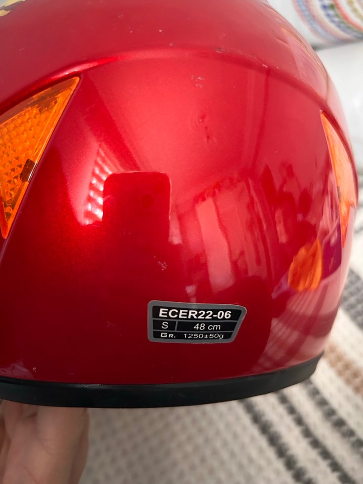 Çocuk Kaskı S beden. Renkli Baskılı Kırmızı Motosiklet Kaskı - Görsel 5