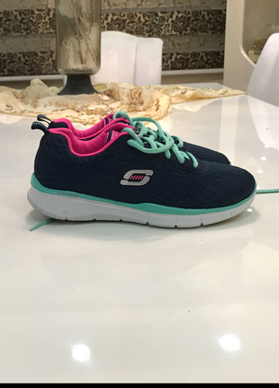 38 Beden Skechers 38 GEL TOP