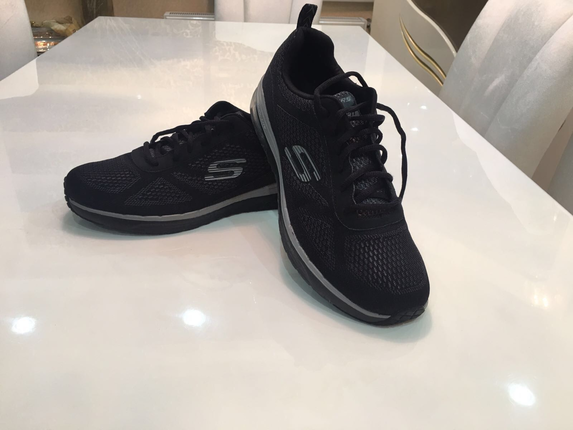 skechers 43