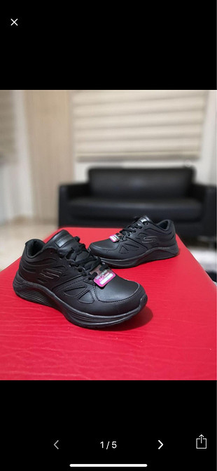 SKECHERS 36 memory foam 