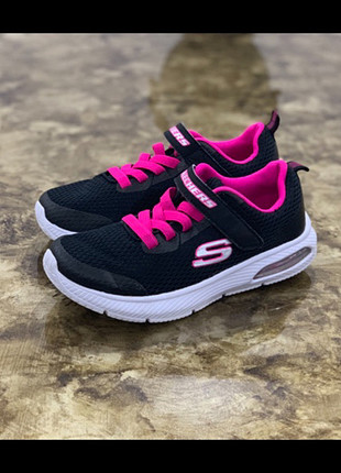 SKECHERS 35 memory foam 