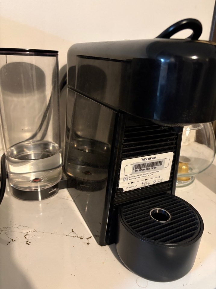 Nespresso Essenza Plus D45 Espresso Makinesi Siyah - Görsel 2