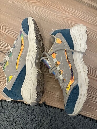 38 Beden Skechers spor ayakkabı