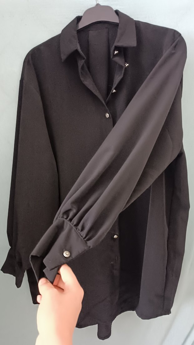 Siyah Düğmeli Uzun Kollu Gömlek - Görsel 4