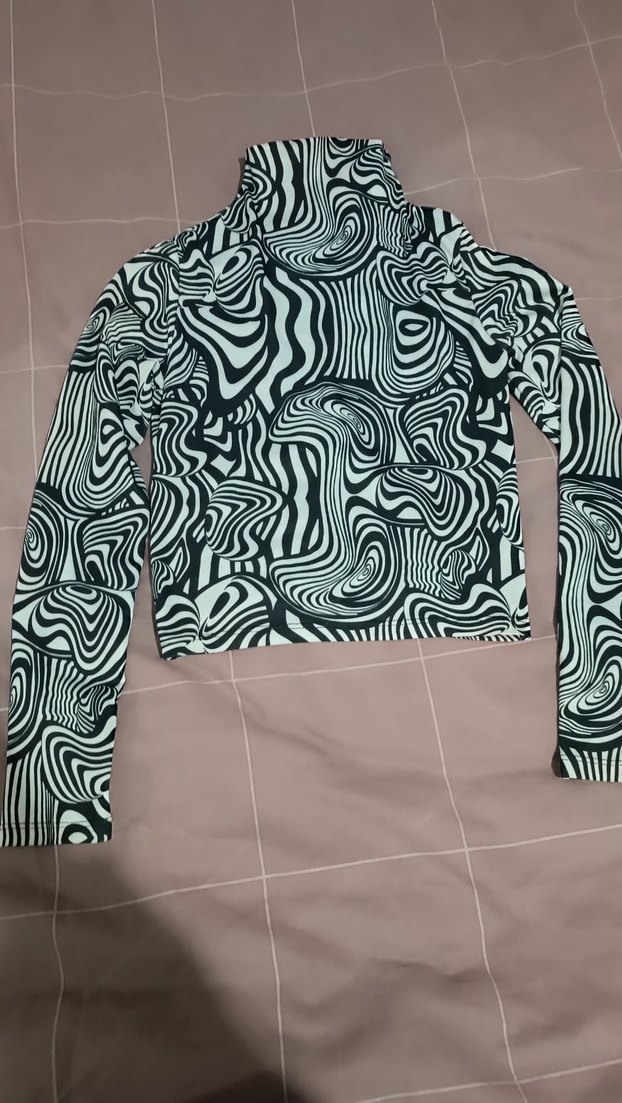 Zebra Desenli Uzun Kollu drapeli crop Boğazlı Bluz - Görsel 2