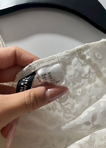 xs Beden Dantelli Beyaz Kısa Kollu Bluz