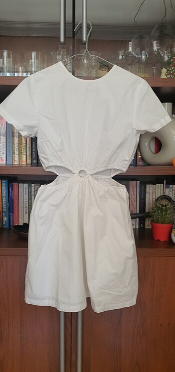 Zara 11-12 Yaş 152 cm Beyaz Göbek Bel Detaylı Elbise 
