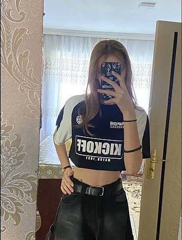 m Beden Kickoff Crop Tişört