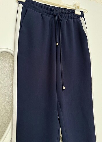 Yanları Beyaz Şerit Eşofman Pantolon 
