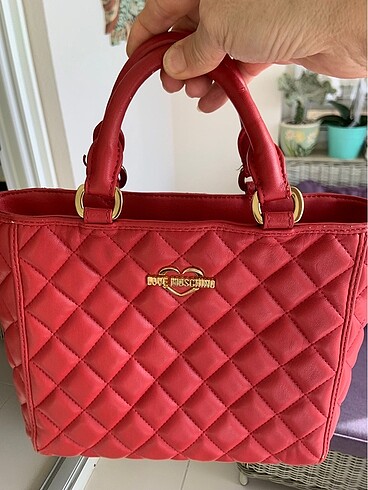 LOVE MOSCHINO
