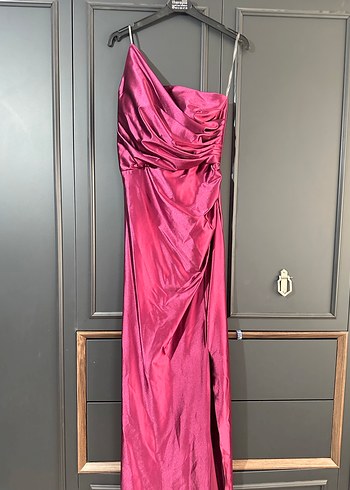 Parlak Pembe Drapeli Uzun Abiye Elbise