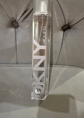 DKNY ürünü
