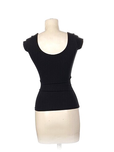 l Beden PreLoved T-shirt %70 İndirimli.