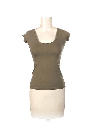 PreLoved T-shirt %70 İndirimli.