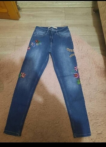 Nakışlı jean