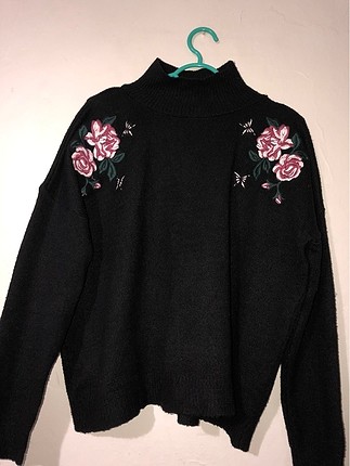 Diğer Siyah Gül detaylı Sweet shirt?