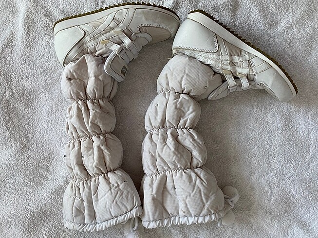37 Beden SATILDI onitsuka tiger peluş çizme bot