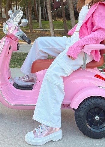 Vespa pembe elektirikli motor