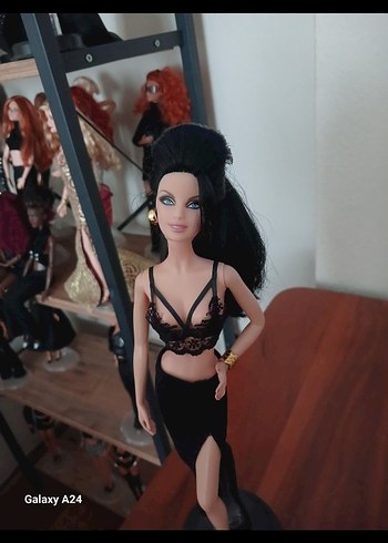 Siyah Dantel Detaylı Kadın Bebek - Görsel 2