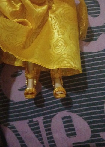 Sarı Elbiseli Renkli Bebek - Görsel 2