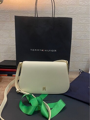 Tommy Hilfiger Beyaz Askılı Çanta