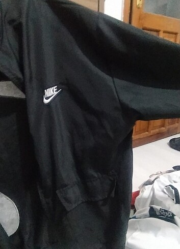 xs Beden Siyah nike yağmurluk 