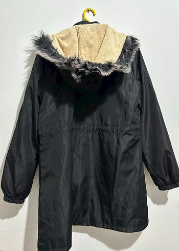 Siyah Suni Kürk Detaylı Rahat Kadın Mont - Görsel 2