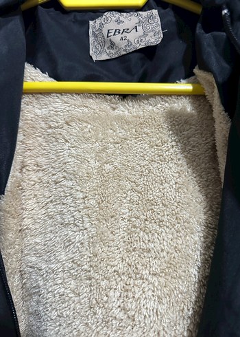 Siyah Suni Kürk Detaylı Rahat Kadın Mont - Görsel 4