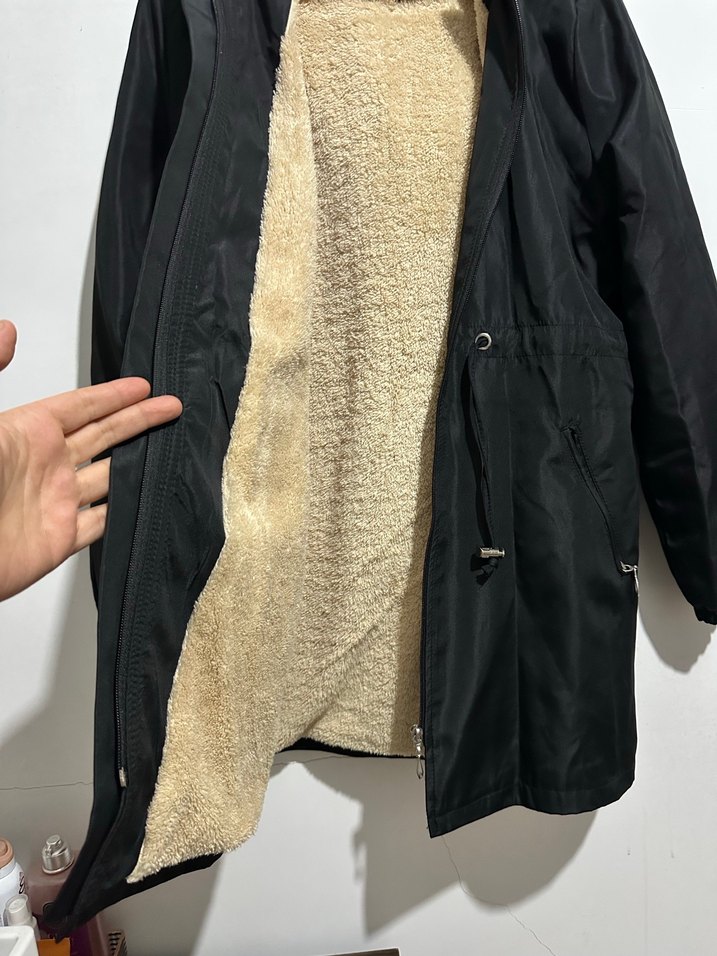 Siyah Suni Kürk Detaylı Rahat Kadın Mont - Görsel 3