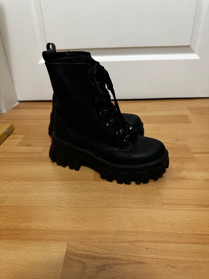 Siyah Deri Platformlu Punk Botlar - Görsel 2