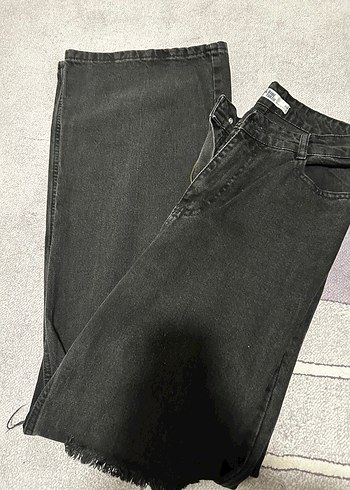 Siyah Yırtıklı Salaş Midi Kot Pantolon - Görsel 2